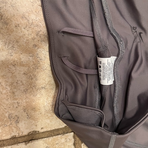 Nike crop leggings - Picture 4 of 4